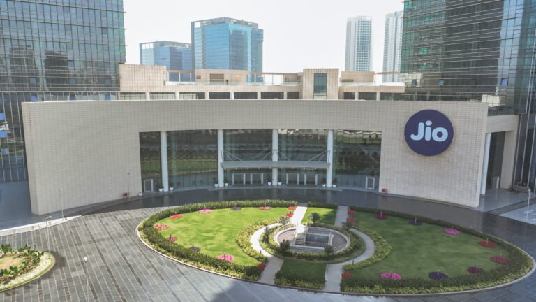 Reliance Share Price Impact: Udhaiyam Brand Acquisition Explained 2025
