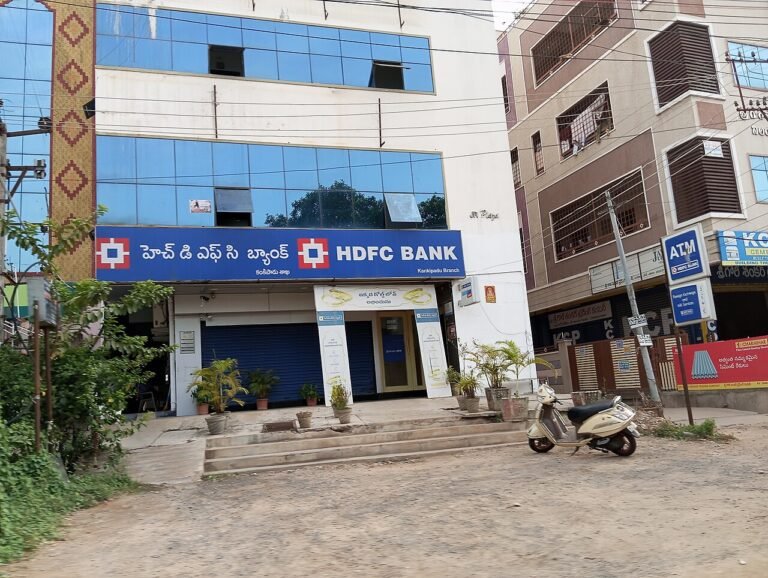 HDFC Bank chairman resignation news and share price impact